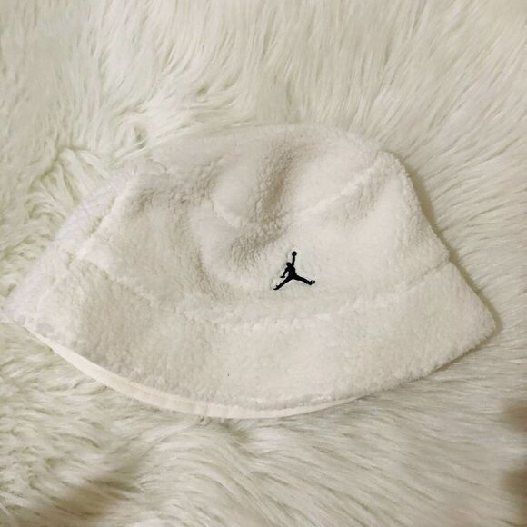 Jordan Apex Winter Bucket Hat White Unisex Large NEW - Picture 2 of 9